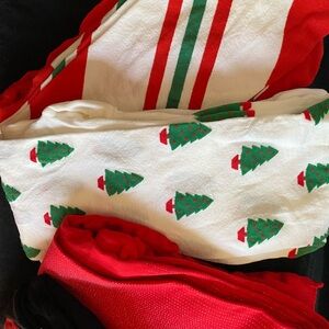 4 Pairs of Snag Tights,
Size G